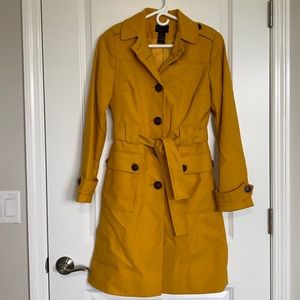 Woman size 2 Via yellow jacket